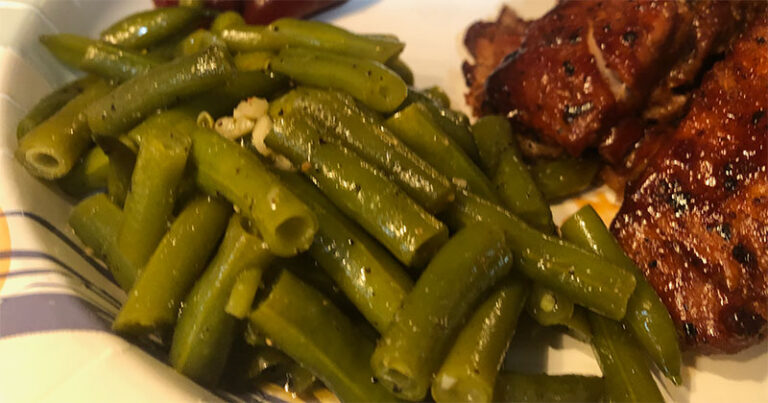 Green Beans with Garlic and Vinegar